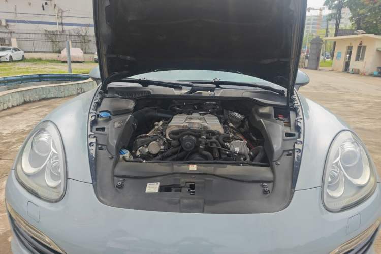Used Porsche Cayenne 2011 Cayenne 3.0T Engine Bay
