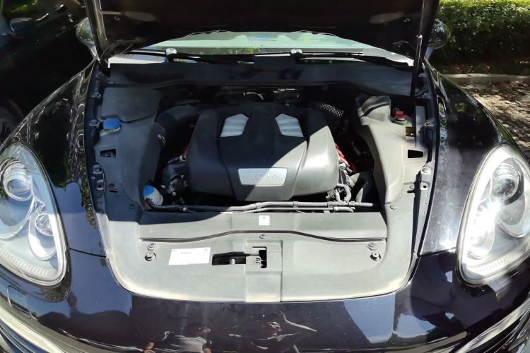 Used Porsche Cayenne 2011 Cayenne 3.0T Engine Bay
