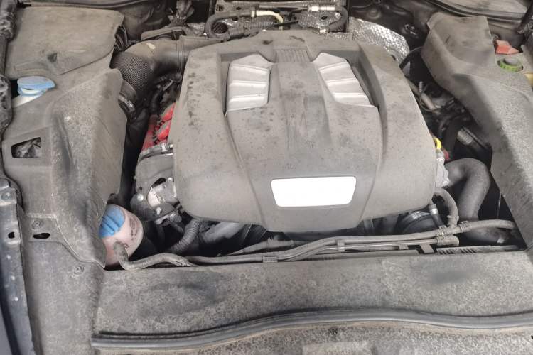 Used Porsche Cayenne 2011 Cayenne 3.0T Engine Bay