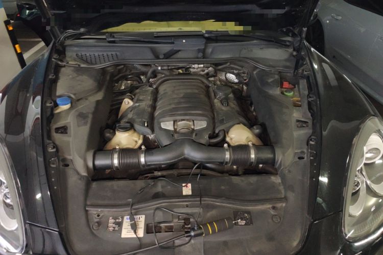 Used Porsche Cayenne 2011 Cayenne S 4.8L Engine Bay