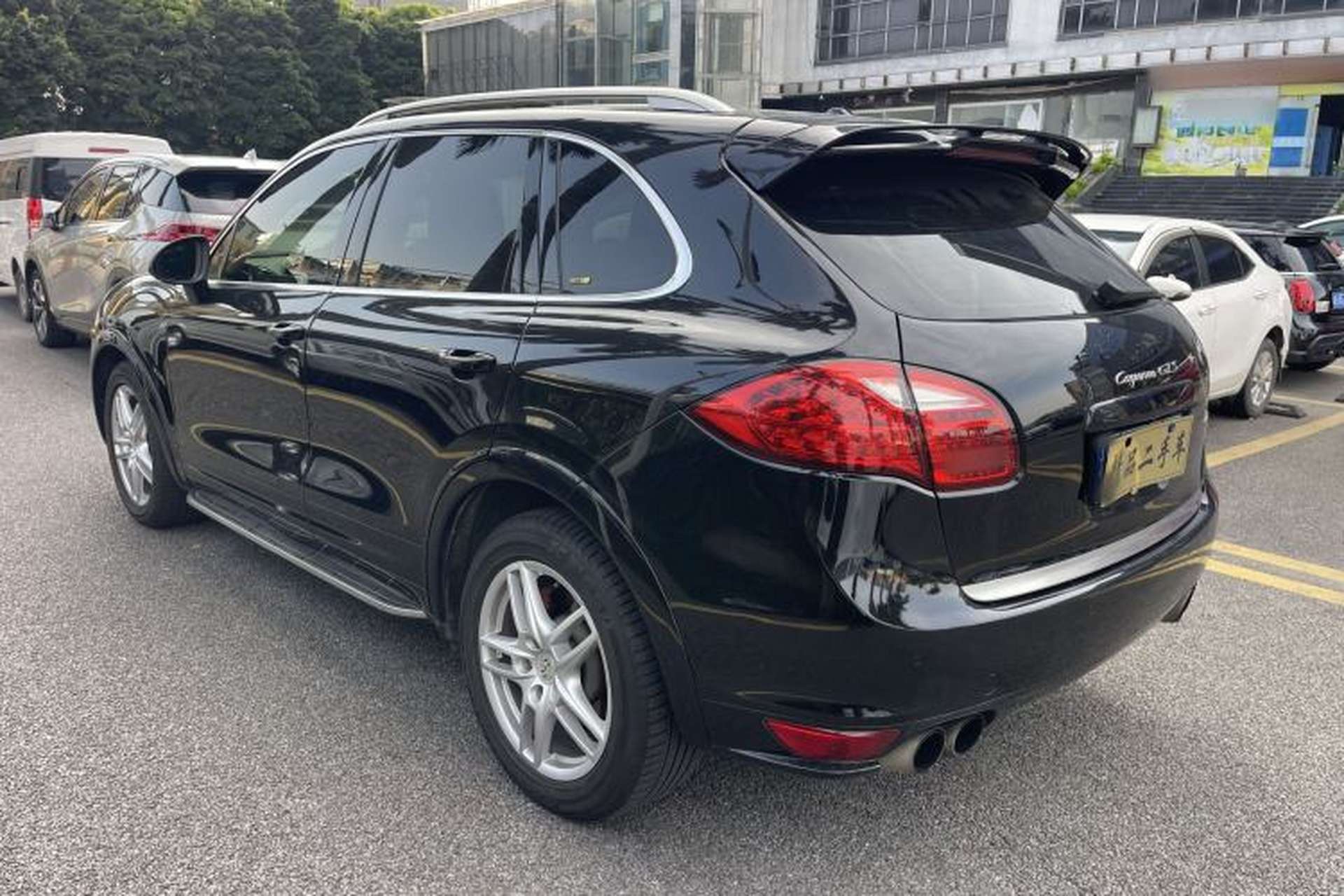 Used Porsche Cayenne 2011 Cayenne S Hybrid 3.0T Exterior 3