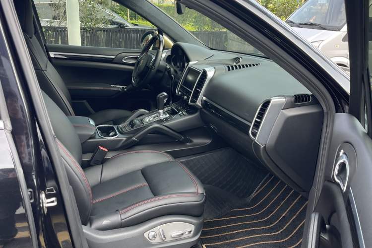 Used Porsche Cayenne 2011 Cayenne S Hybrid 3.0T Exterior 6