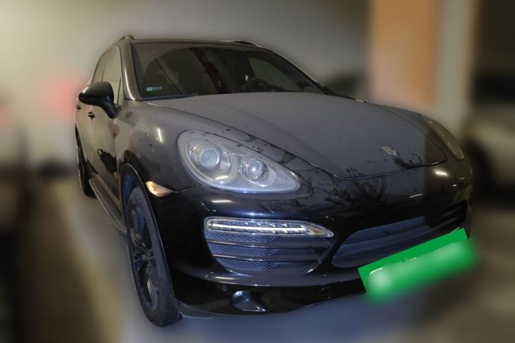 Used Porsche Cayenne  Front Right 45 Deg