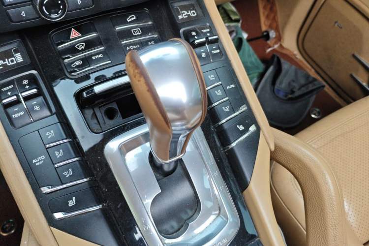 Used Porsche Cayenne 2011 Cayenne 3.0T Gear Lever