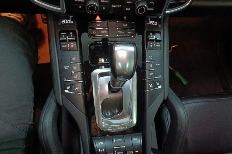 Used Porsche Cayenne 2011 Cayenne 3.0T Gear Lever