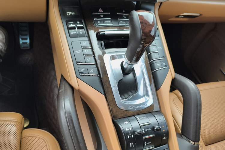 Used Porsche Cayenne 2011 Cayenne 3.0T Gear Lever