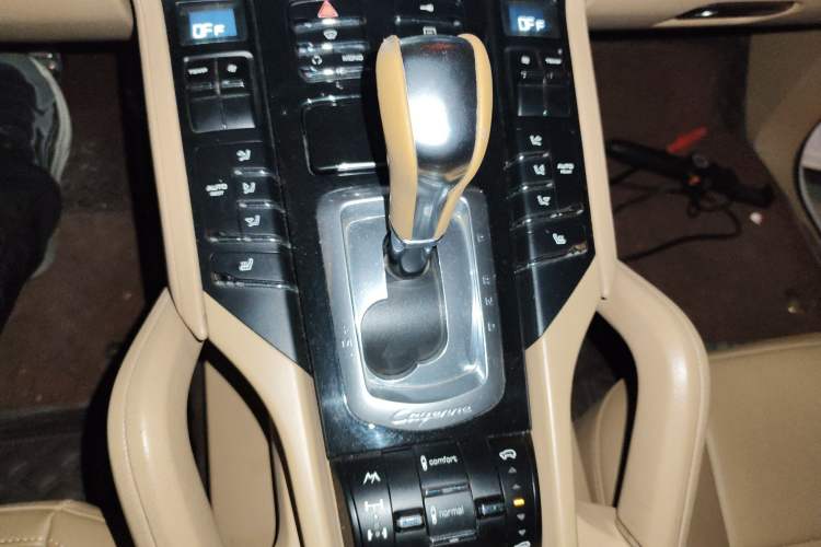 Used Porsche Cayenne 2011 Cayenne 3.0T Gear Lever