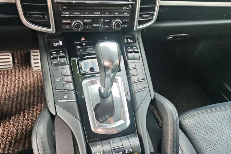 Used Porsche Cayenne 2011 Cayenne S Hybrid 3.0T Gear Lever