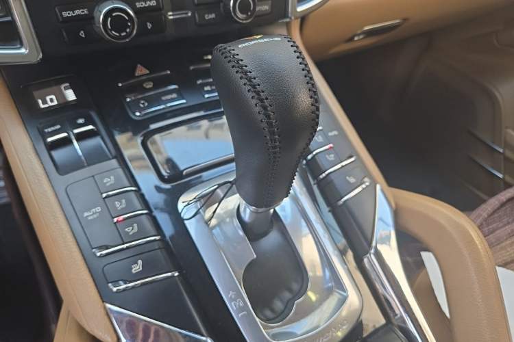 Used Porsche Cayenne 2011 Cayenne 3.0T Gear Lever