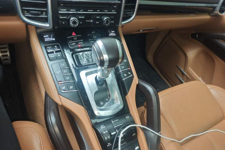 Used Porsche Cayenne 2011 Cayenne 3.0T Gear Lever