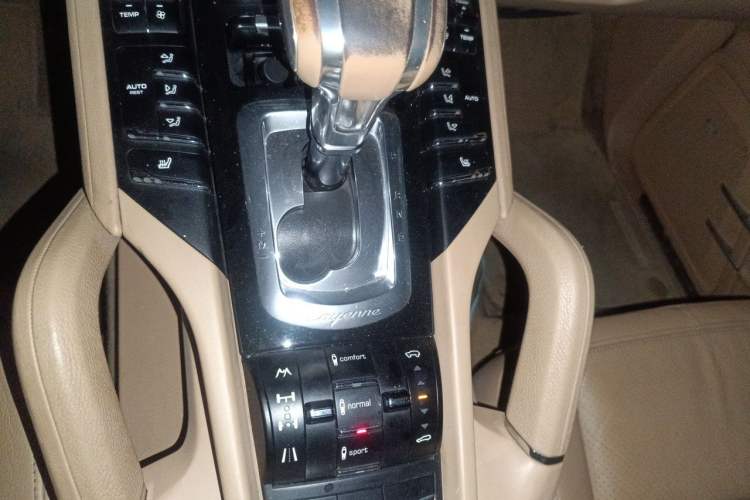 Used Porsche Cayenne 2011 Cayenne 3.0T Gear Lever