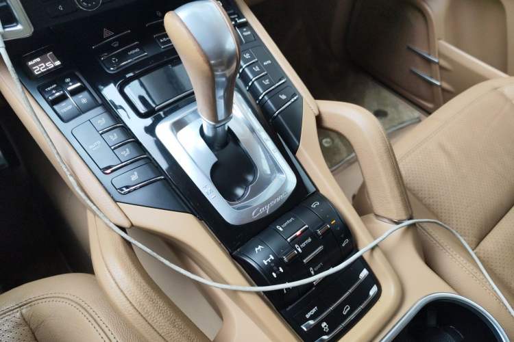 Used Porsche Cayenne 2011 Cayenne 3.0T Gear Lever