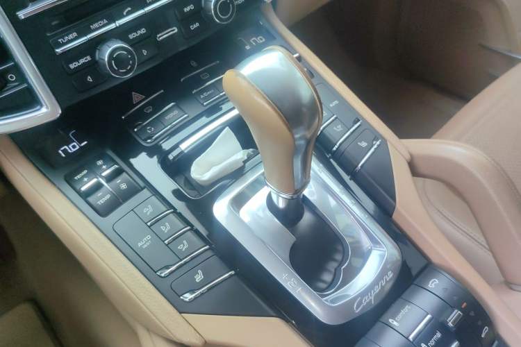 Used Porsche Cayenne 2011 Cayenne 3.0T Gear Lever