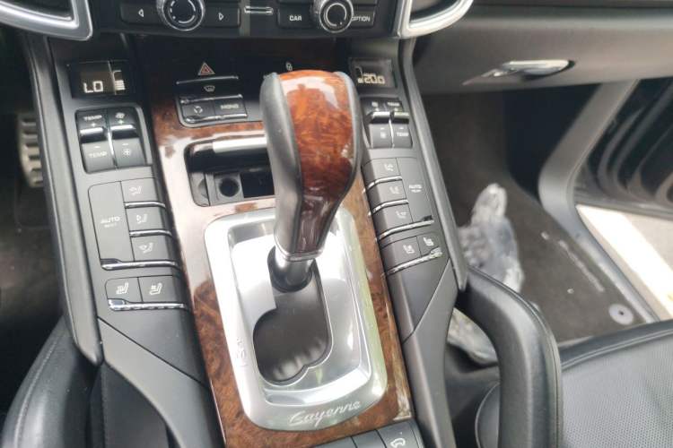 Used Porsche Cayenne 2011 Cayenne Turbo 4.8T Gear Lever