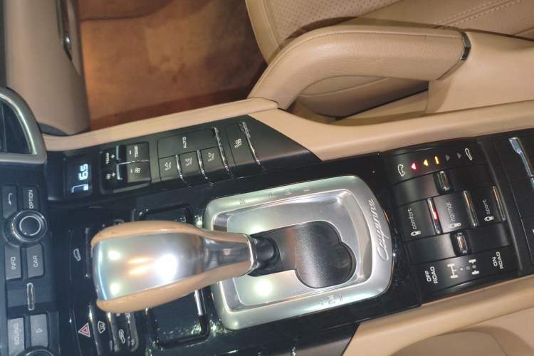 Used Porsche Cayenne 2011 Cayenne 3.0T Gear Lever