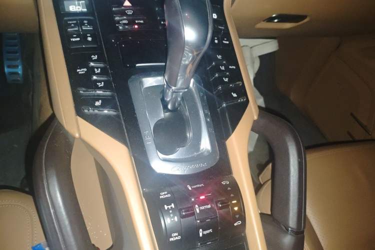 Used Porsche Cayenne 2011 Cayenne 3.0T Gear Lever