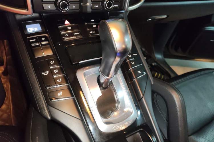 Used Porsche Cayenne 2011 3.6L automatic transmission U.S. specification Gear Lever
