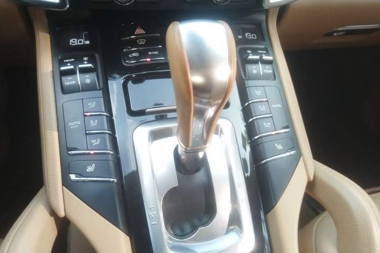 Used Porsche Cayenne 2011 Cayenne 3.0T Gear Lever