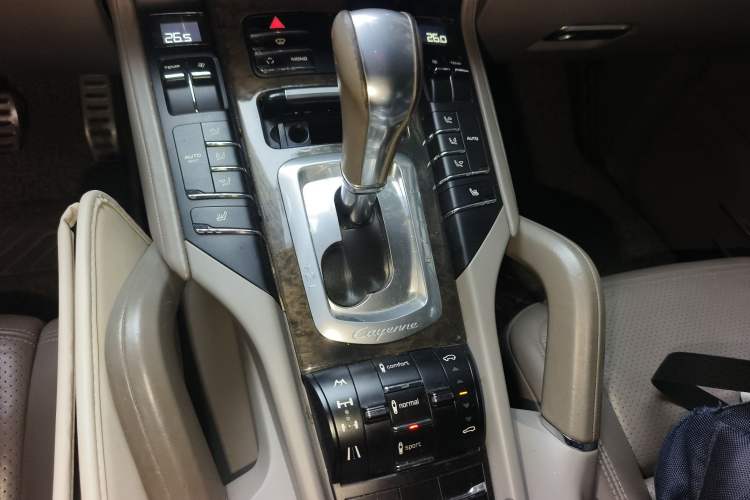 Used Porsche Cayenne 2011 Cayenne 3.0T Gear Lever
