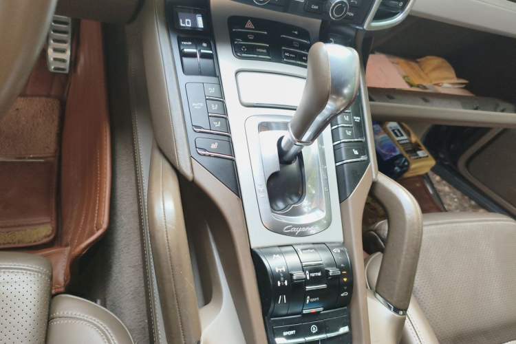 Used Porsche Cayenne 2011 Cayenne Turbo 4.8T Gear Lever