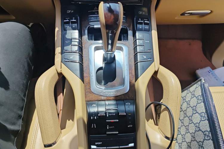 Used Porsche Cayenne 2011 Cayenne 3.0T Gear Lever