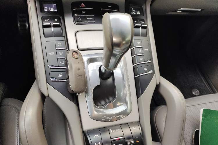 Used Porsche Cayenne 2011 Cayenne 3.0T Gear Lever
