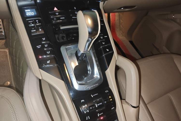 Used Porsche Cayenne 2011 Cayenne 3.0T Gear Lever