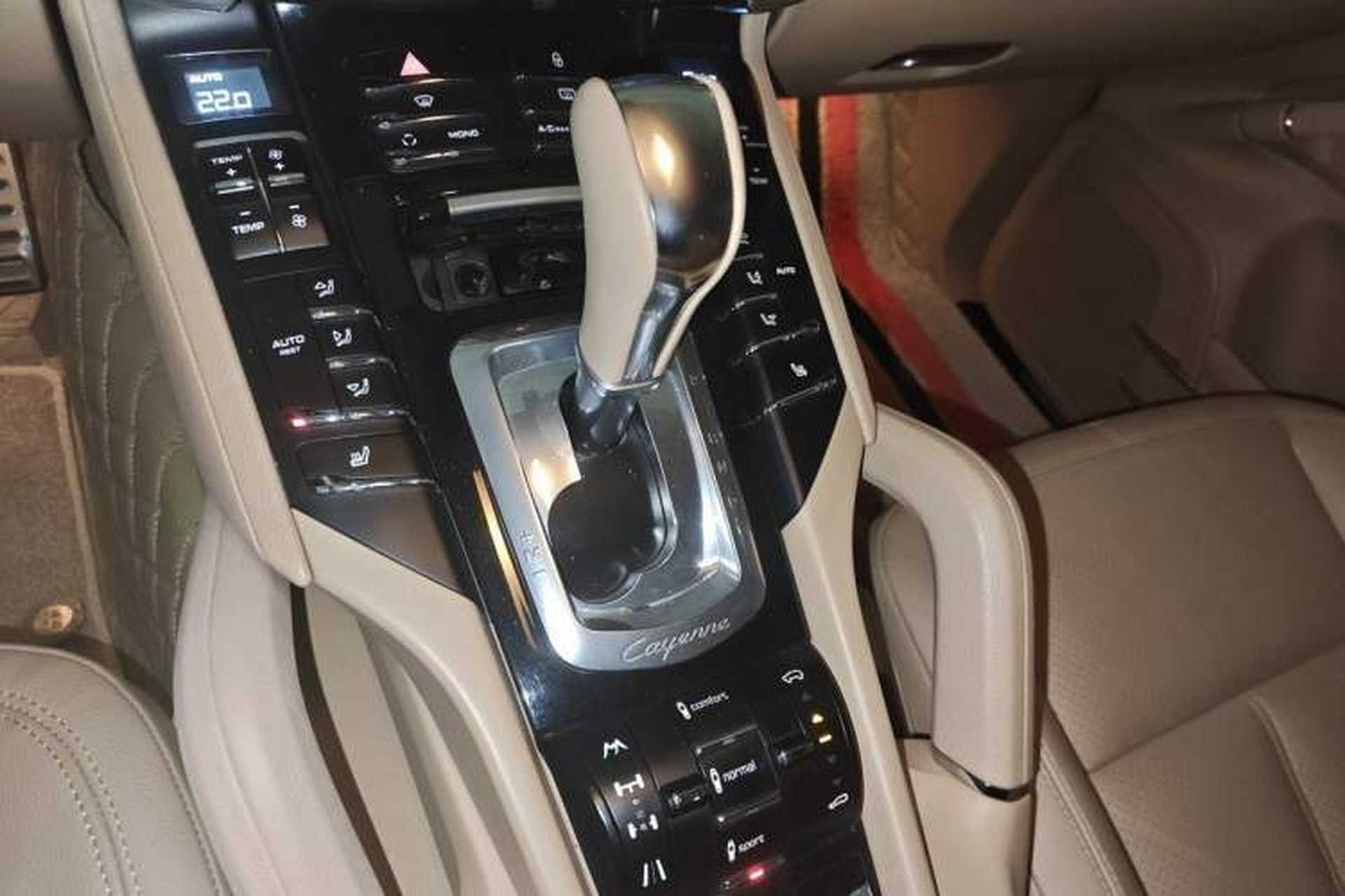 Used Porsche Cayenne 2011 Cayenne 3.0T Gear Lever