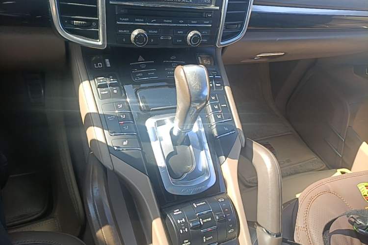 Used Porsche Cayenne 2011 Cayenne 3.0T Gear Lever
