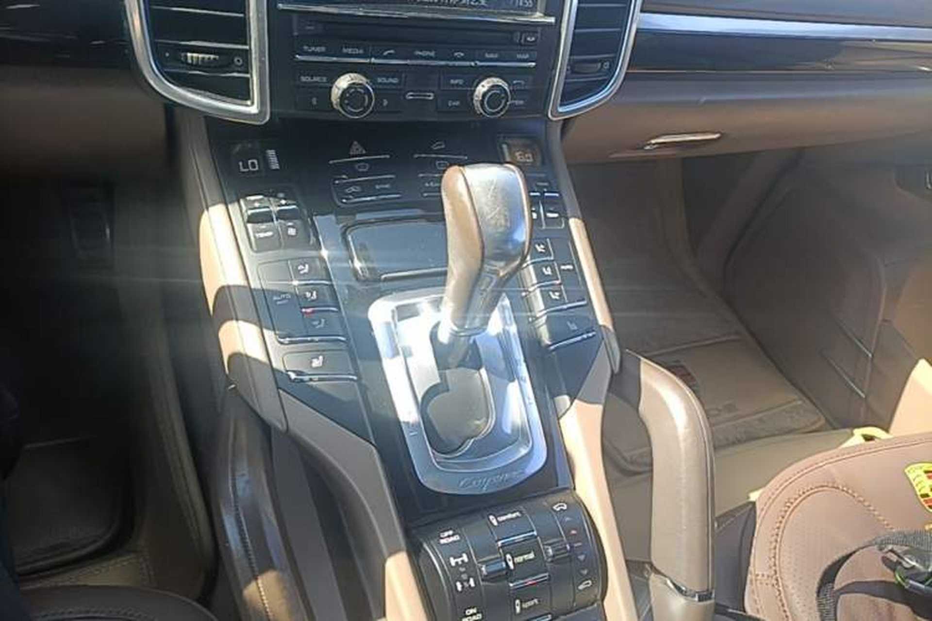 Used Porsche Cayenne 2011 Cayenne 3.0T Gear Lever