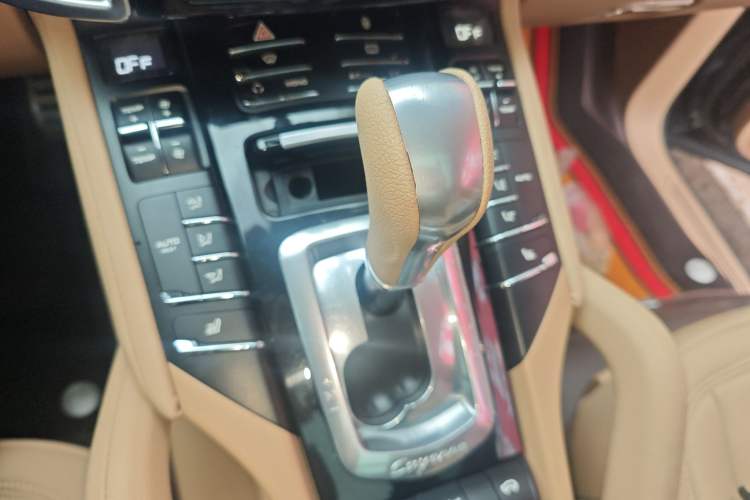 Used Porsche Cayenne 2011 Cayenne 3.0T Gear Lever