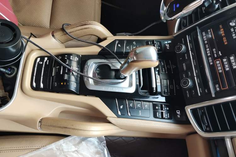 Used Porsche Cayenne 2011 Cayenne 3.0T Gear Lever
