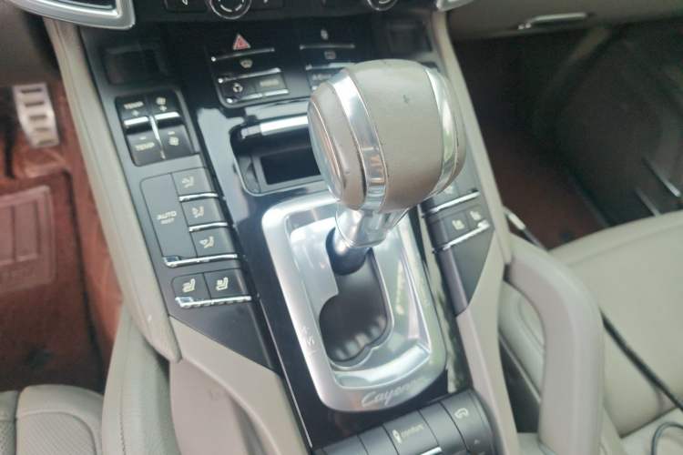 Used Porsche Cayenne 2011 Cayenne 3.0T Gear Lever