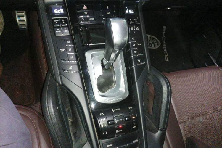 Used Porsche Cayenne 2011 Cayenne 3.0T Gear Lever