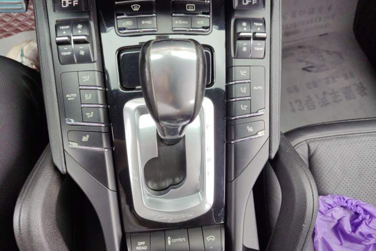 Used Porsche Cayenne 2011 Cayenne 3.0T Gear Lever