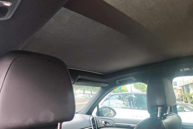 Used Porsche Cayenne 2011 Cayenne S Hybrid 3.0T Headliner