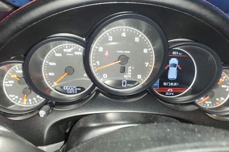 Used Porsche Cayenne 2011 Cayenne 3.0T Instrument Cluster