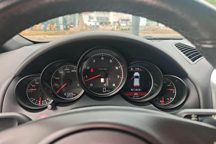 Used Porsche Cayenne 2011 Cayenne S Hybrid 3.0T Instrument Cluster