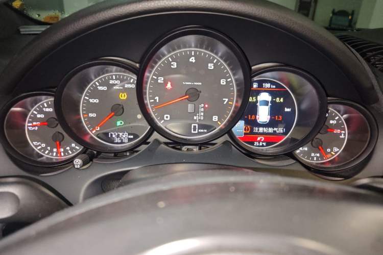 Used Porsche Cayenne 2011 Cayenne 3.0T Instrument Cluster