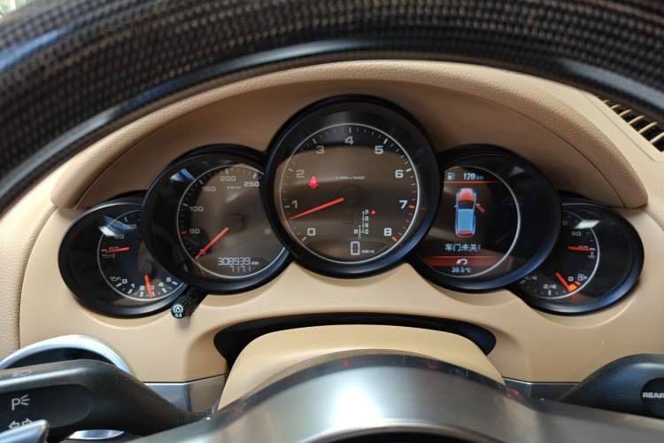 Used Porsche Cayenne 2011 Cayenne 3.0T Instrument Cluster