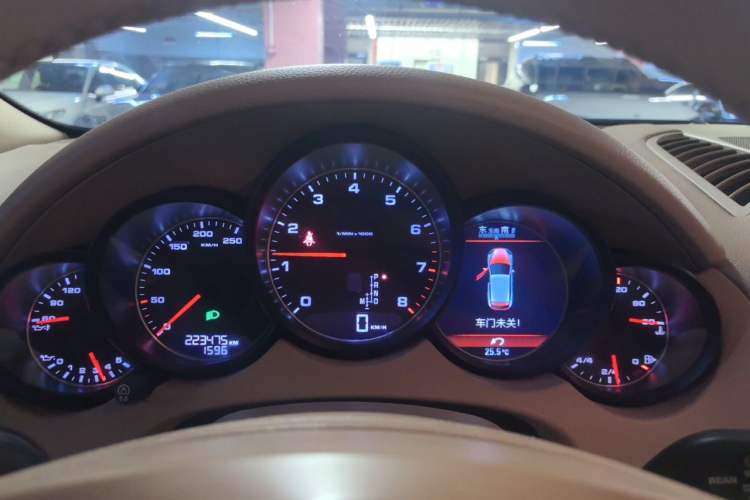 Used Porsche Cayenne 2011 Cayenne 3.0T Instrument Cluster