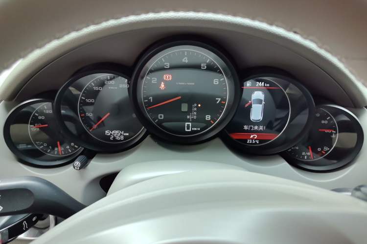 Used Porsche Cayenne 2011 Cayenne 3.0T Instrument Cluster