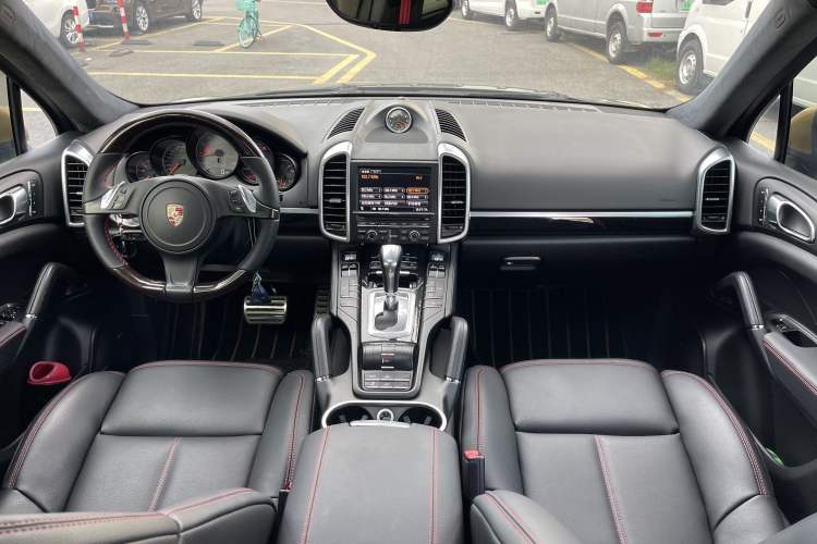 Used Porsche Cayenne 2011 Cayenne S Hybrid 3.0T Interior 1