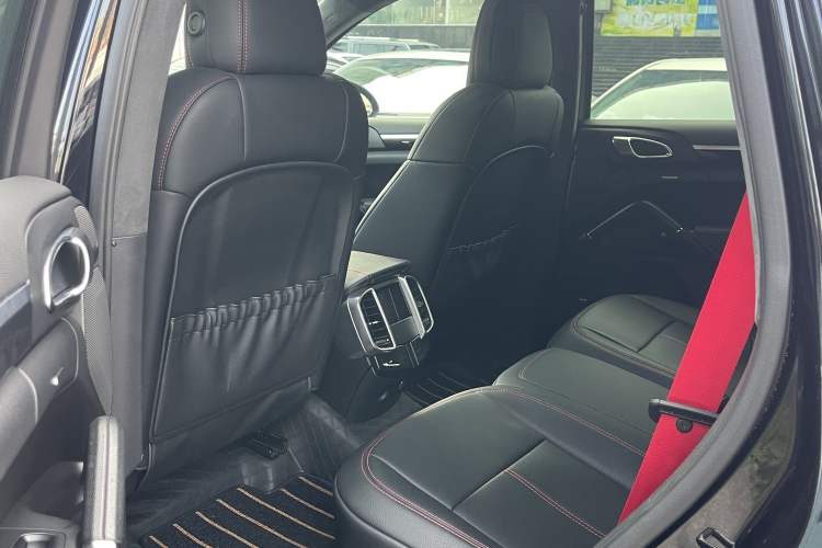 Used Porsche Cayenne 2011 Cayenne S Hybrid 3.0T Interior 2