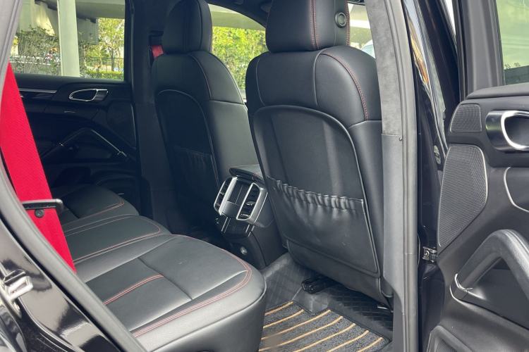Used Porsche Cayenne 2011 Cayenne S Hybrid 3.0T Interior 4