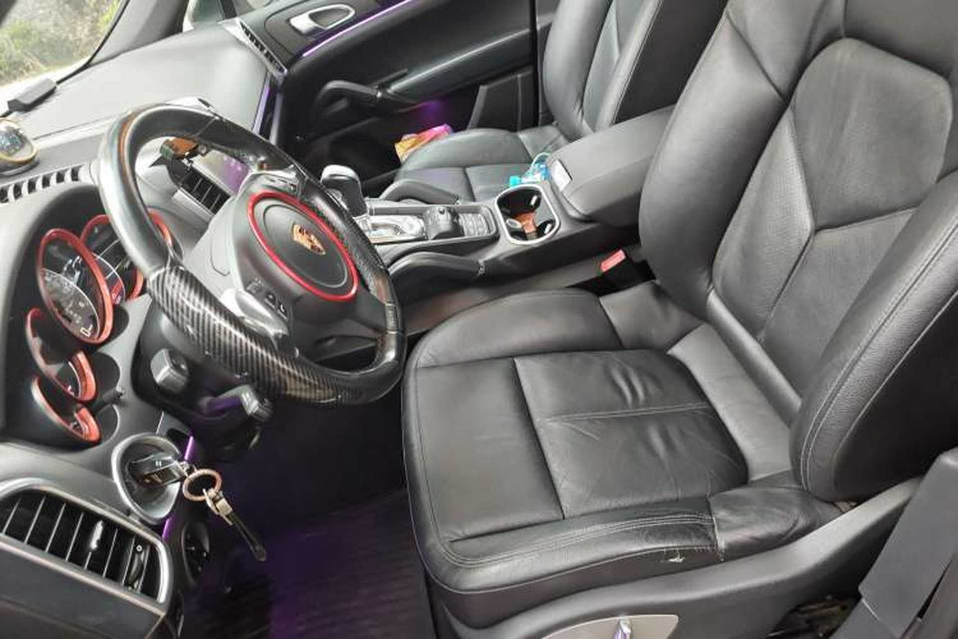 Used Porsche Cayenne 2011 Cayenne S Hybrid 3.0T Left Front Seat