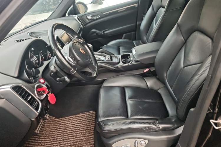 Used Porsche Cayenne 2011 Cayenne S Hybrid 3.0T Left Front Seat