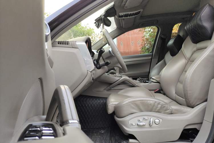 Used Porsche Cayenne 2011 Cayenne 3.0T Left Front Seat