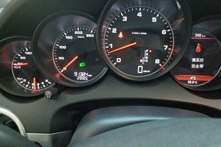 Used Porsche Cayenne 2011 Cayenne 3.0T Odometer Close Up