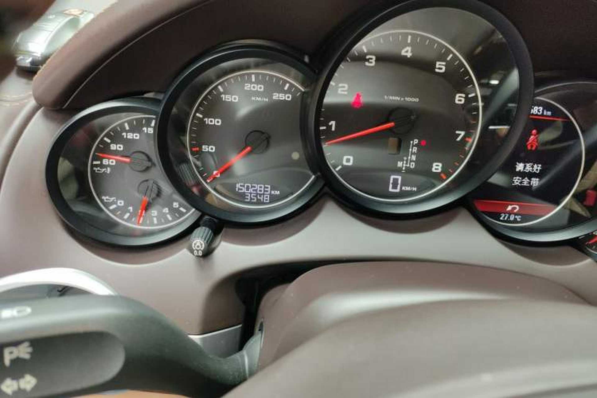 Used Porsche Cayenne 2011 Cayenne 3.0T Odometer Close Up